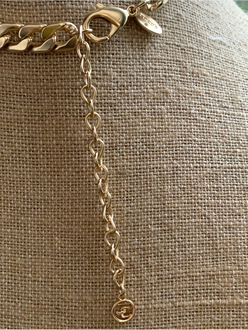 5 PC Runway High Fashion Gold Tone Set - Picture 7 of 8